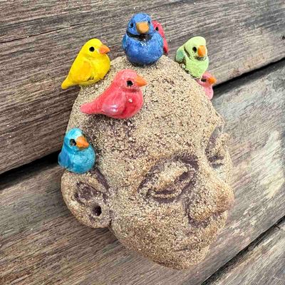 Fugle-hode, skulptur vegg, keramikk ca 10x7.5 cm