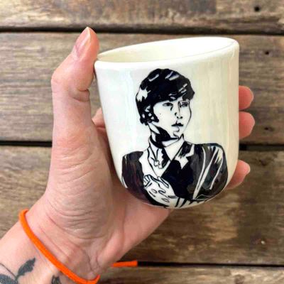 John Lennon, krus porselen 9 cm 