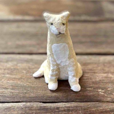Katt gul-beige, skulptur 10 cm