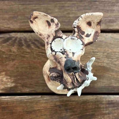 Hundehode lyst, skulptur keramikk 9 cm høy