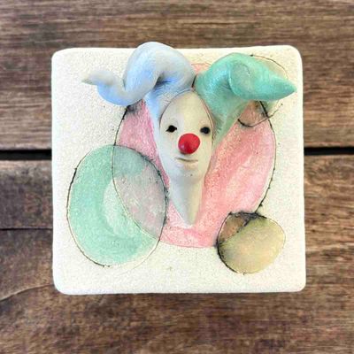 Kunstkloss, skulptur vegg ca 9x9 (M-606)